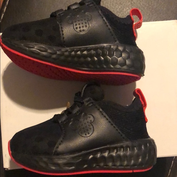 Disney new balance (Minnie) size 4c - Picture 3 of 6